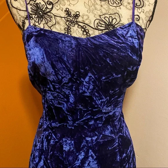 90s Vintage Crushed Velvet Spaghetti Strap Maxi Dress - Picture 3 of 6
